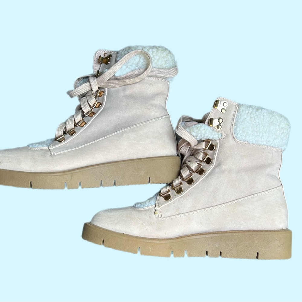 🇨🇦Just Fab Peach  Lace-Up Boots
